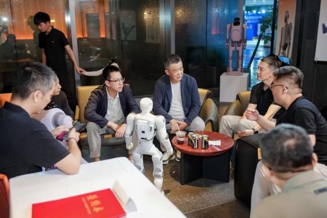 尚品宅配与上纬新材启元机器人达成战略合作：打造国内首个机器人友好家生态开启具身数据新赛道(图7)